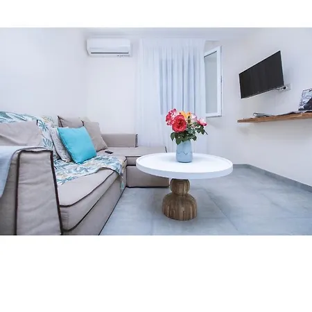 Athena Luxury דירה