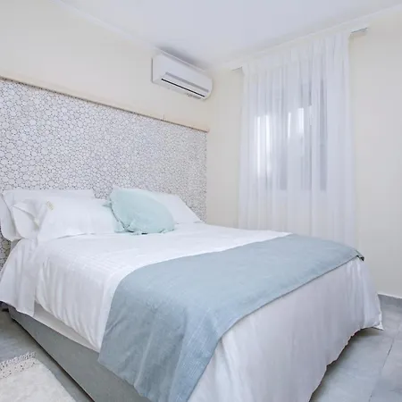 Athena Luxury דירה