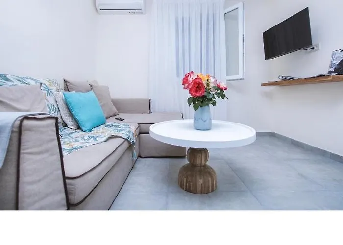 Athena Luxury Apartment
