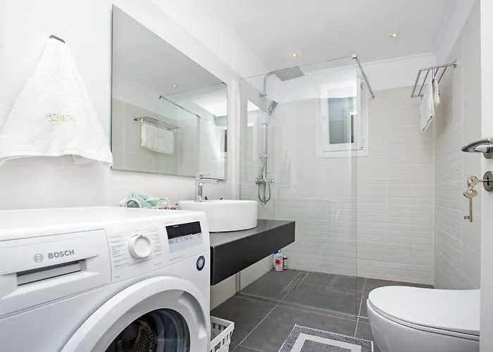 Athena Luxury Apartament *